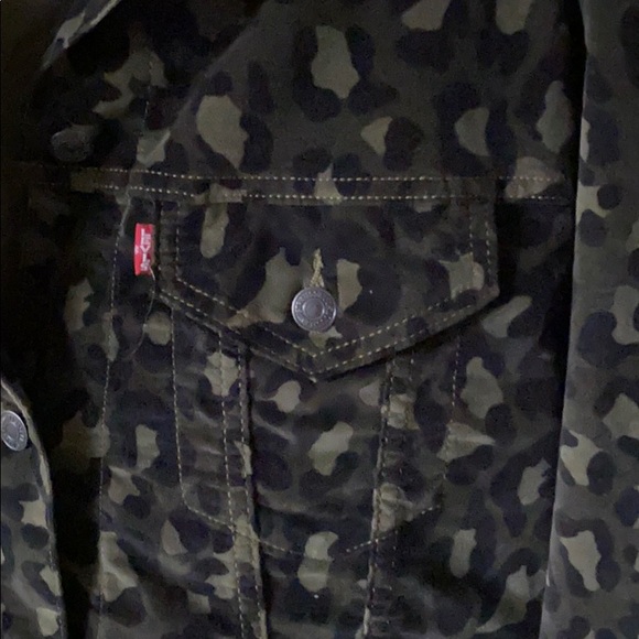 Levi’s camo print jacket - Picture 4 of 6